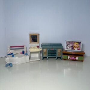 Vintage Fisher Price Loving Family Furniture Lot TV Stand Bathtub w/ Towel, Sink